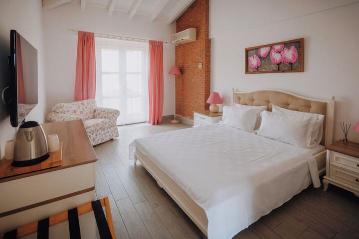 Room 2 of 45