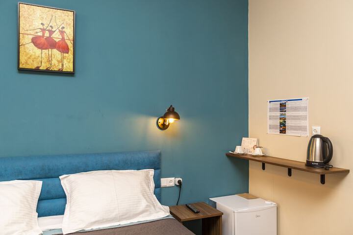 Room 15 of 106