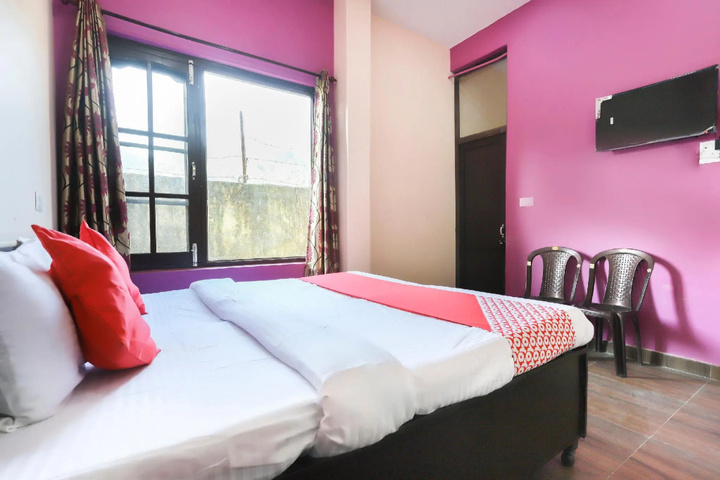 Room 4 of 6