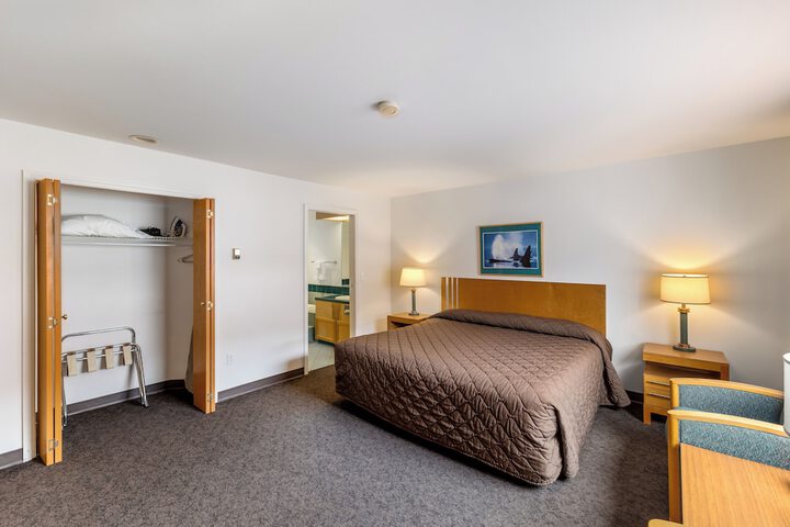 Room 33 of 127