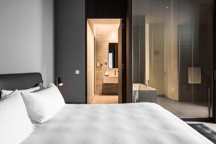 Room 20 of 318