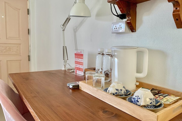 Breakfast/Coffee Service 32 of 81