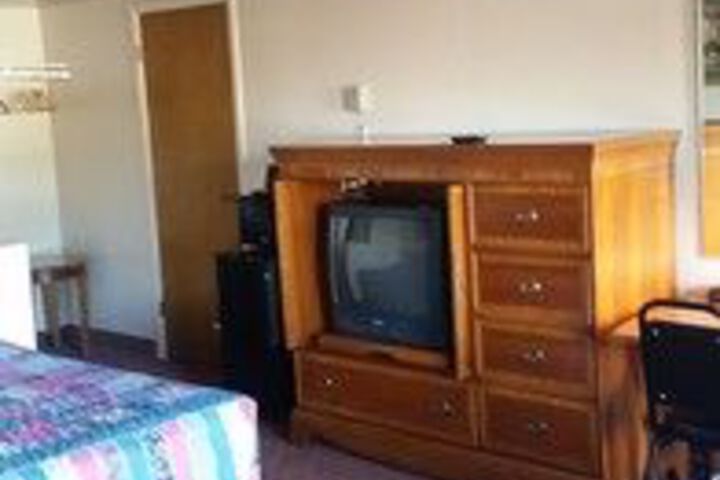 Room 9 of 13