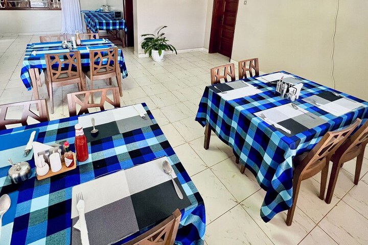 Dining 47 of 63