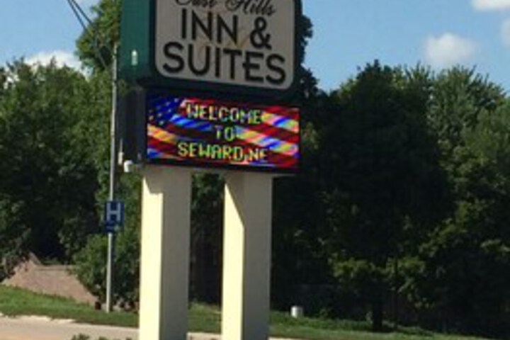 East Hills INN and SUITES