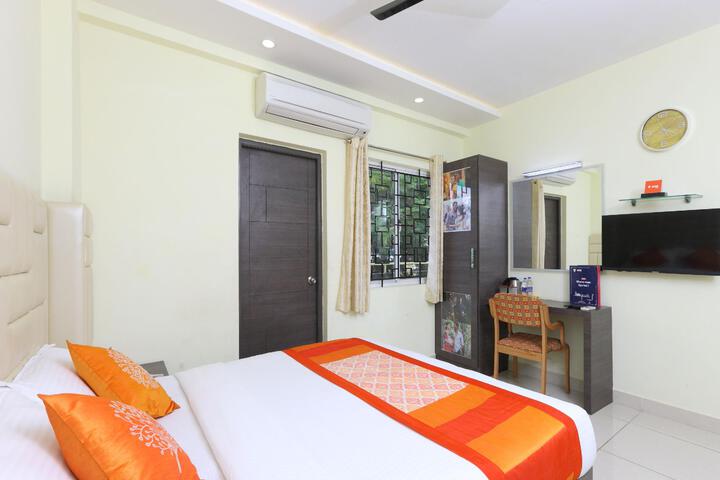 Room 4 of 12