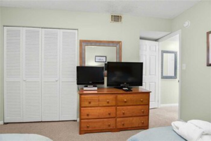 Room 28 of 33