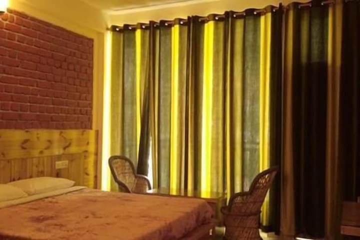 Room 9 of 24