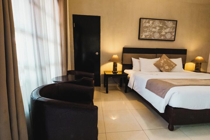 Room 30 of 132