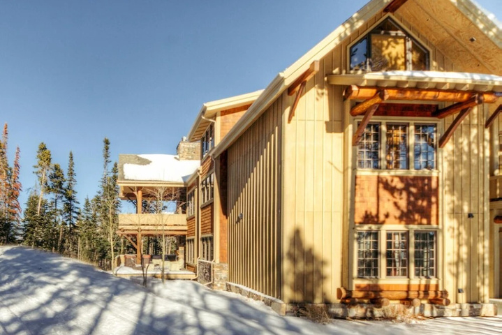 Exterior of Cowboy Heaven Cabins at Moonlight Basin Big Sky Resort