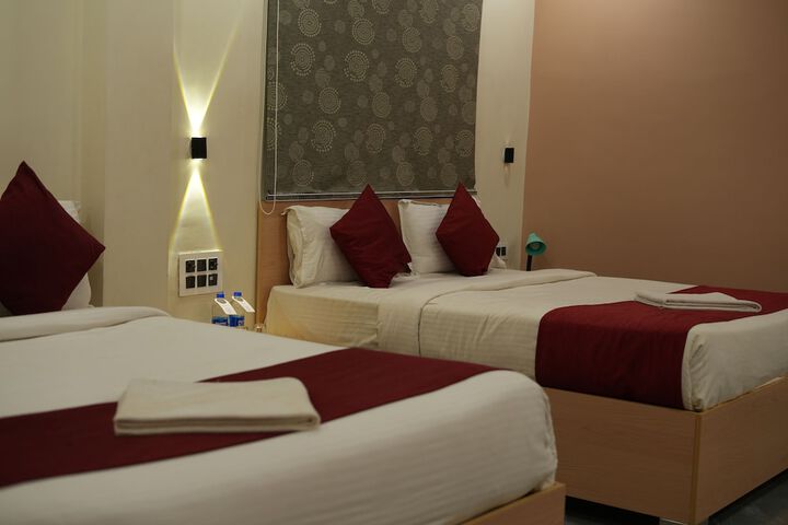 Room 5 of 17
