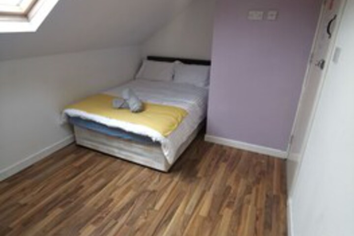 Room 17 of 35