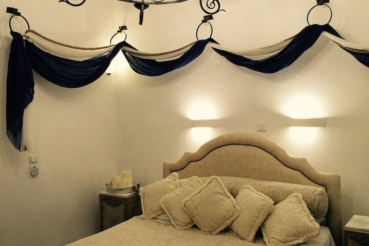Room 28 of 142