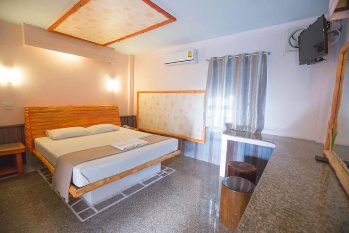 Room 3 of 17