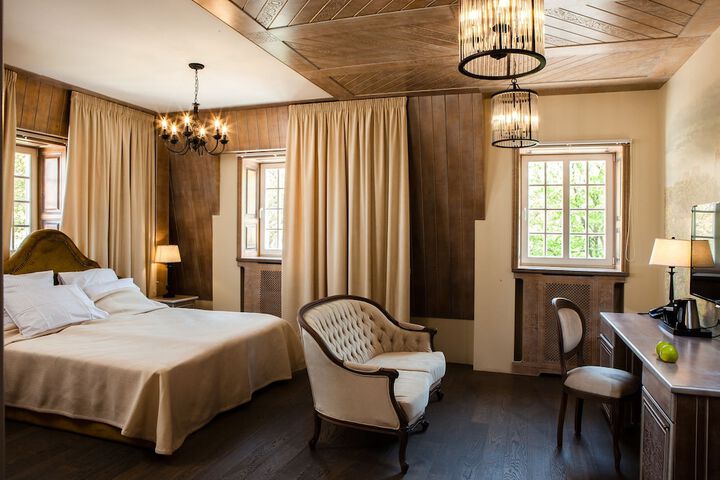 Room 13 of 40