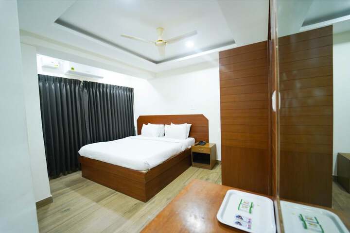 Room 14 of 27