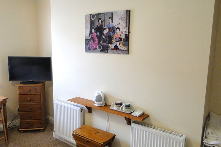 Room 3 of 32