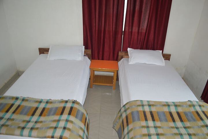 Room 13 of 24