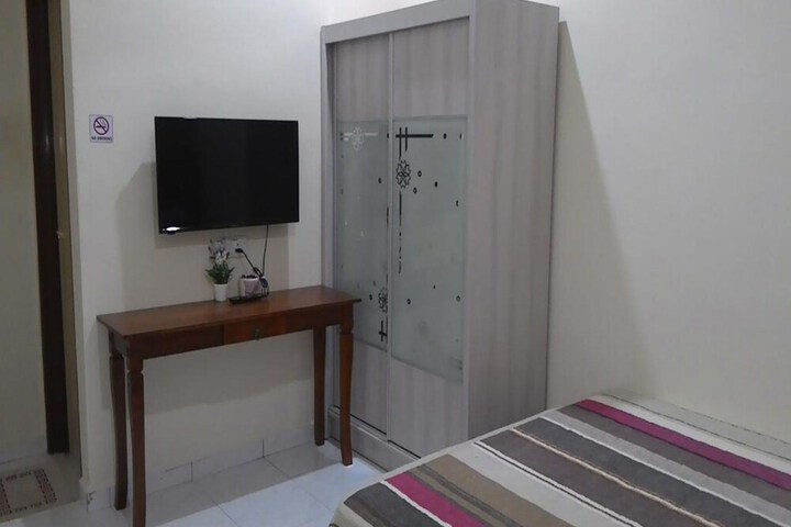Room 15 of 33