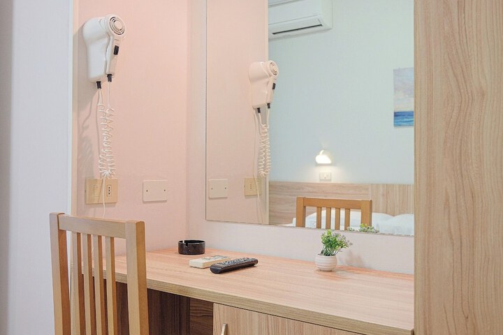 Room 11 of 23