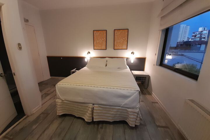 Room 7 of 18