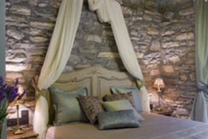 Hotel Suite Photo