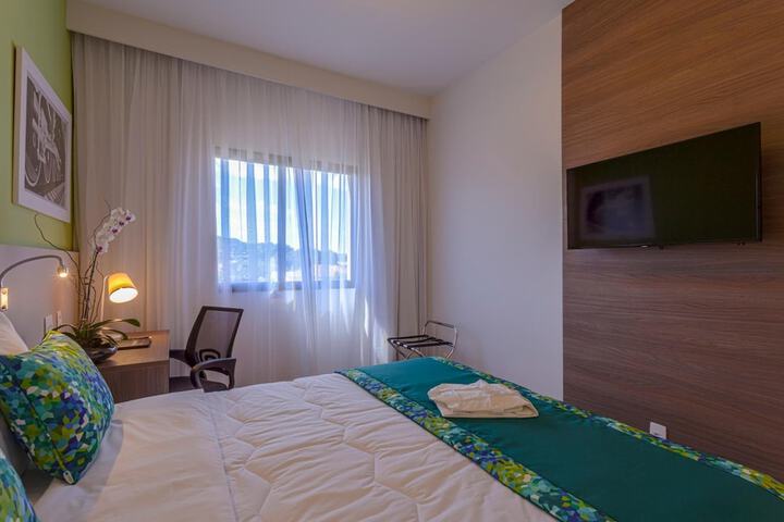 Room 17 of 40