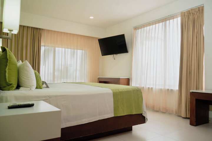 Room 12 of 86