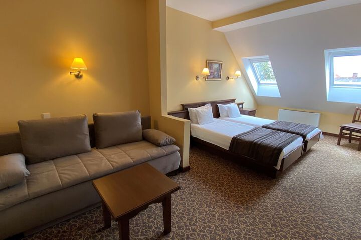 Room 14 of 74