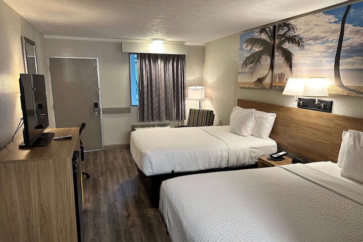 2 Double Beds (1 of 9)