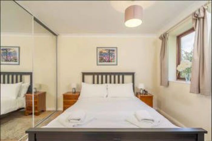 Room 7 of 19