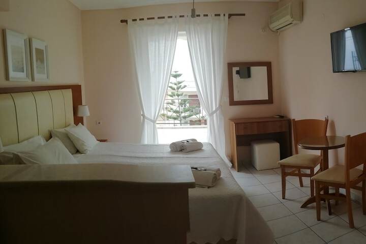 Room 11 of 49