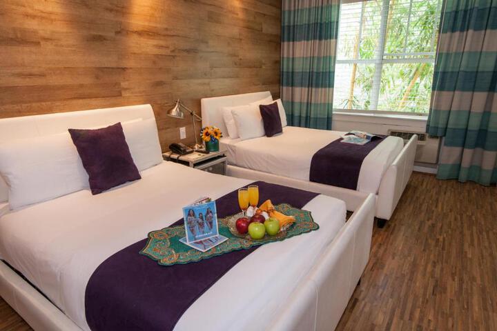 Double Accessible Queen Size Bed (13 of 16)