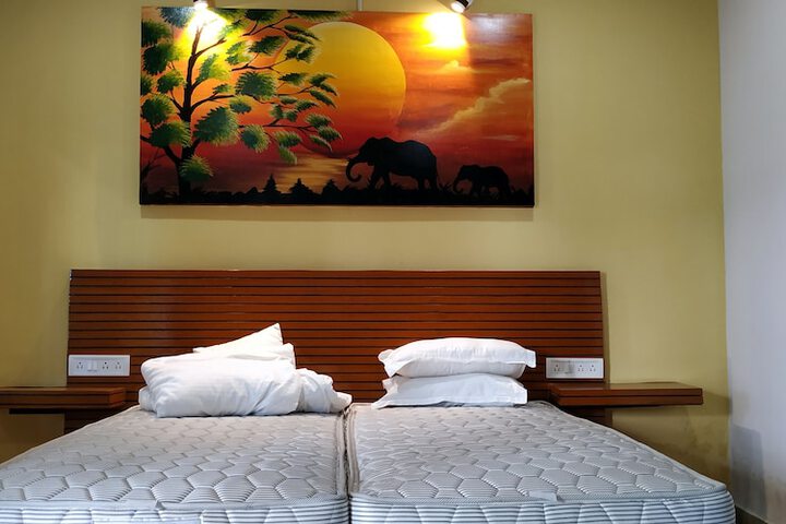 Room 9 of 27
