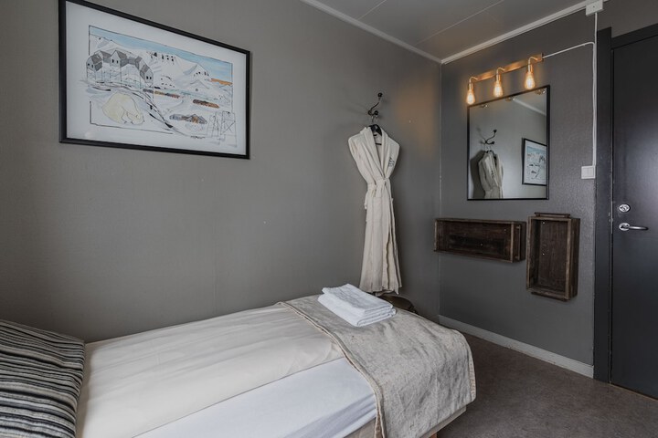Room 18 of 64