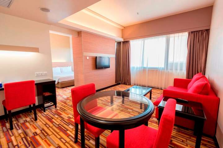 Room 8 of 48