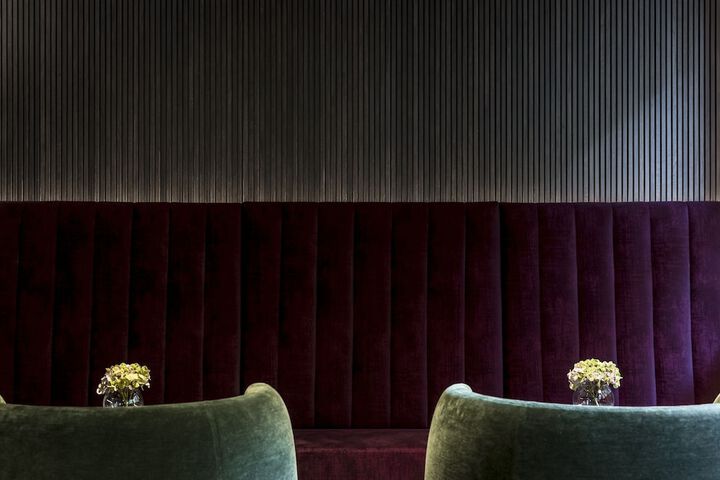Lounge 71 of 84