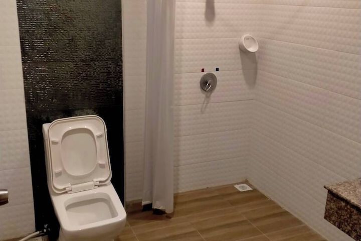 Room 20 of 32