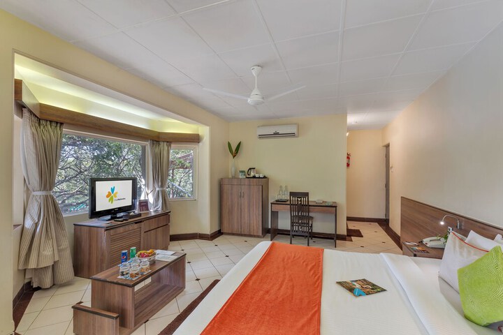 Room 9 of 35