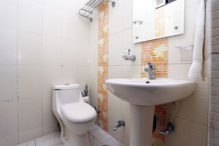 Room 15 of 15