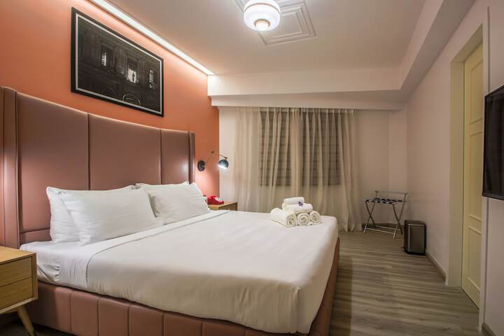 Room 9 of 38