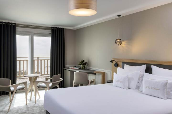 Room 30 of 52