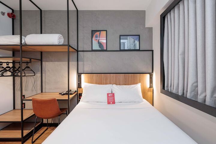 Room 46 of 105