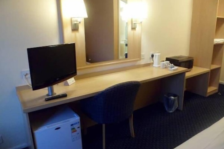 Room 13 of 30