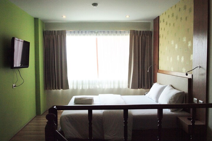 Room 10 of 31
