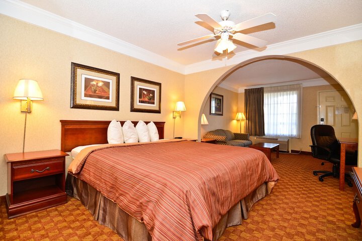 1 King Bed Accessible Bathtub (2 of 10)