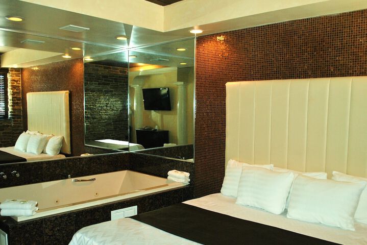 Room 3 of 21