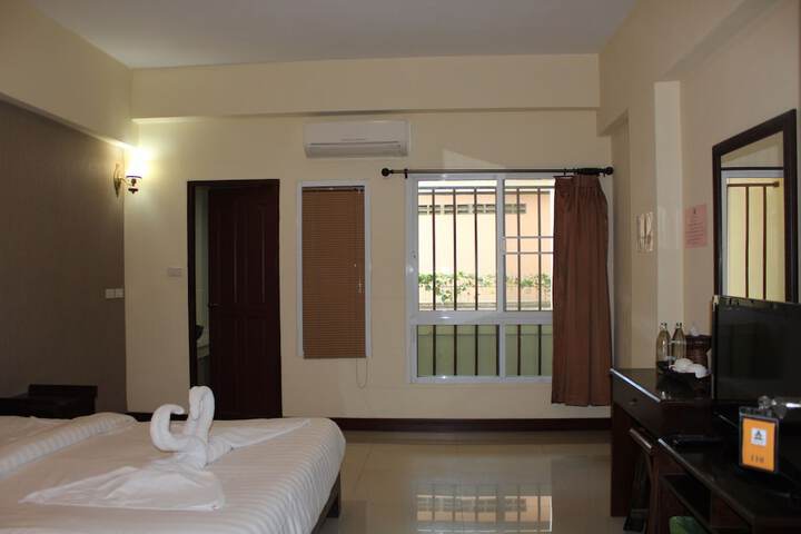 Room 5 of 60