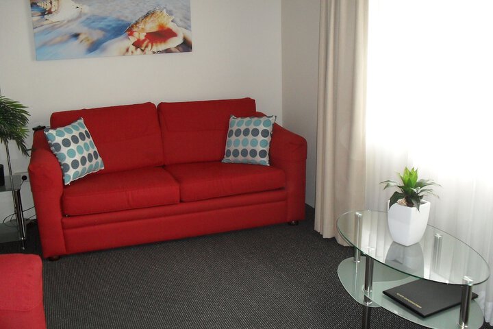 Room 9 of 25