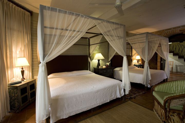 Room 14 of 374